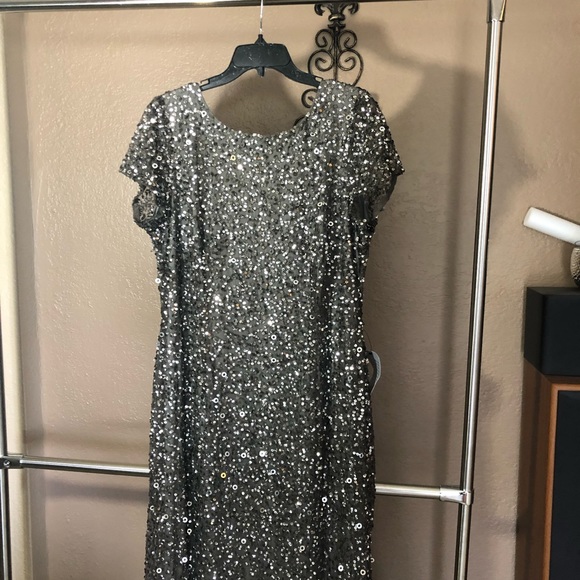 NEW Adrianna Papell Short Sleeve Sequin Mesh Gown - Picture 7 of 8